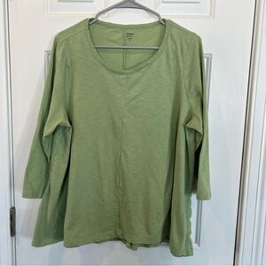 Crown & Ivy Light Green Long Sleeve Top